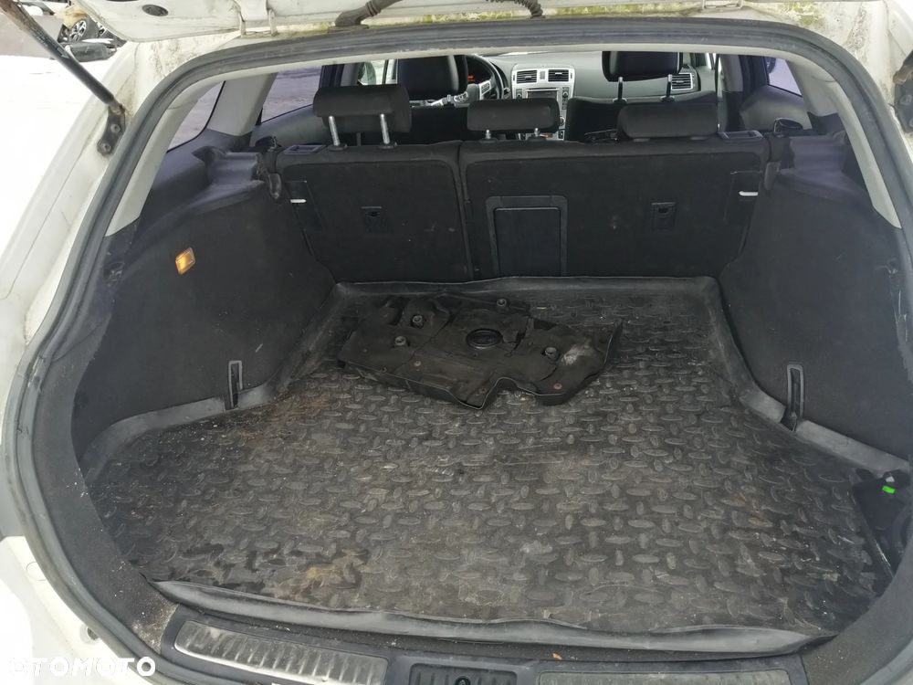 Toyota Avensis 2.0 D-4D Active - 5