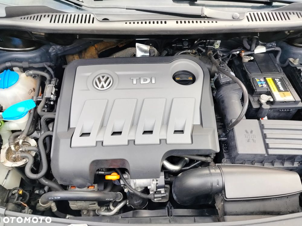 Volkswagen Touran - 12