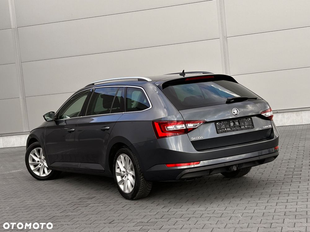 Skoda Superb 2.0 TDI DSG Premium Edition - 17