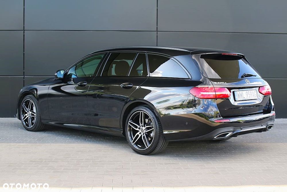 Mercedes-Benz Klasa E 220 d 4-Matic 9G-TRONIC - 3
