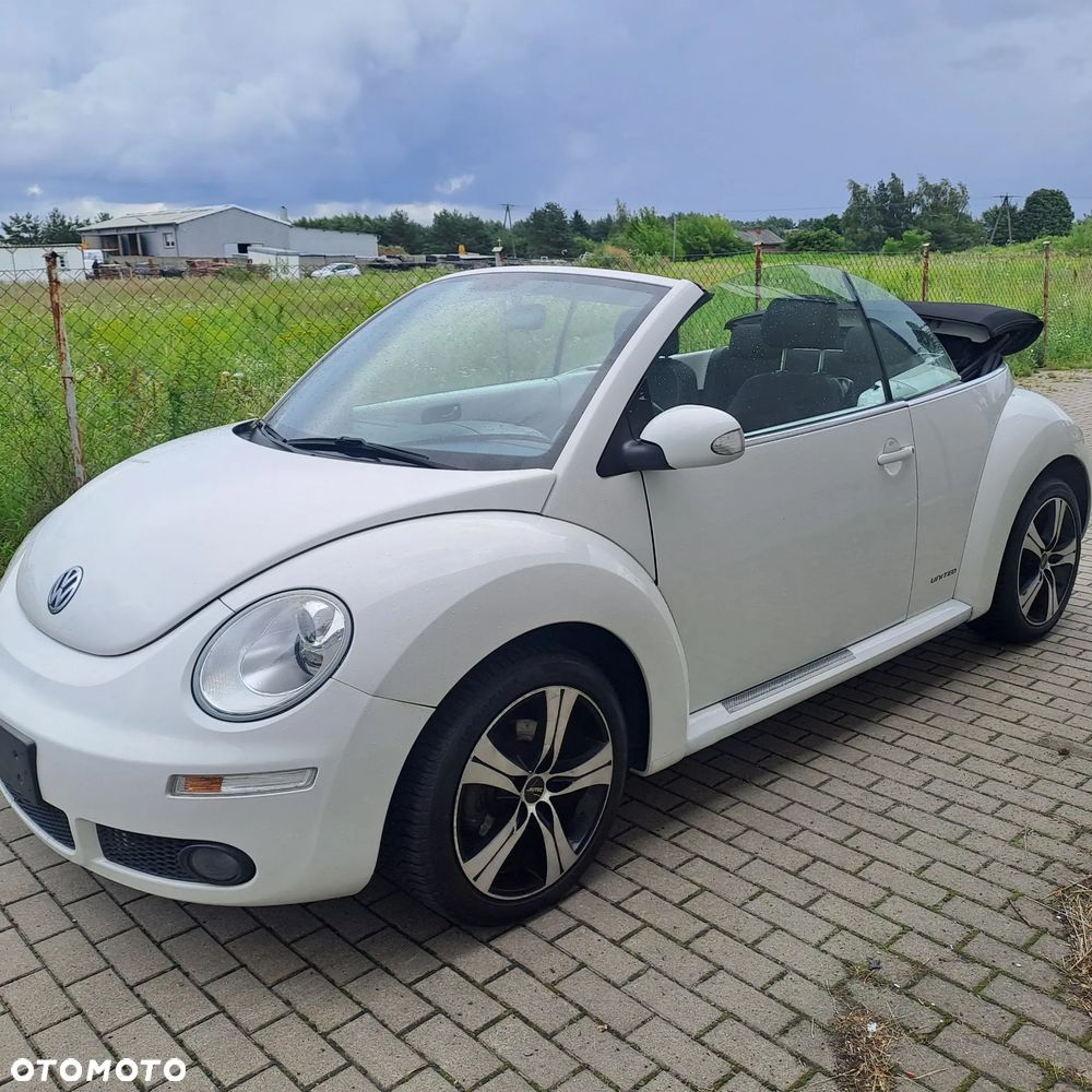 Volkswagen New Beetle 2008 photo 2