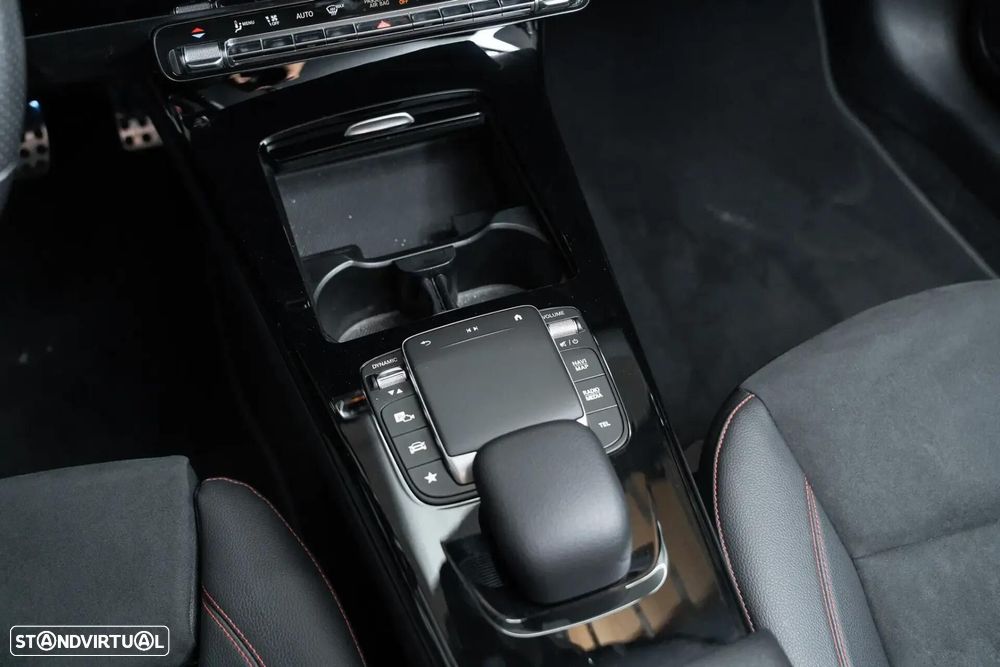 Mercedes-Benz CLA 200 d Shooting Brake AMG Line Aut. - 17