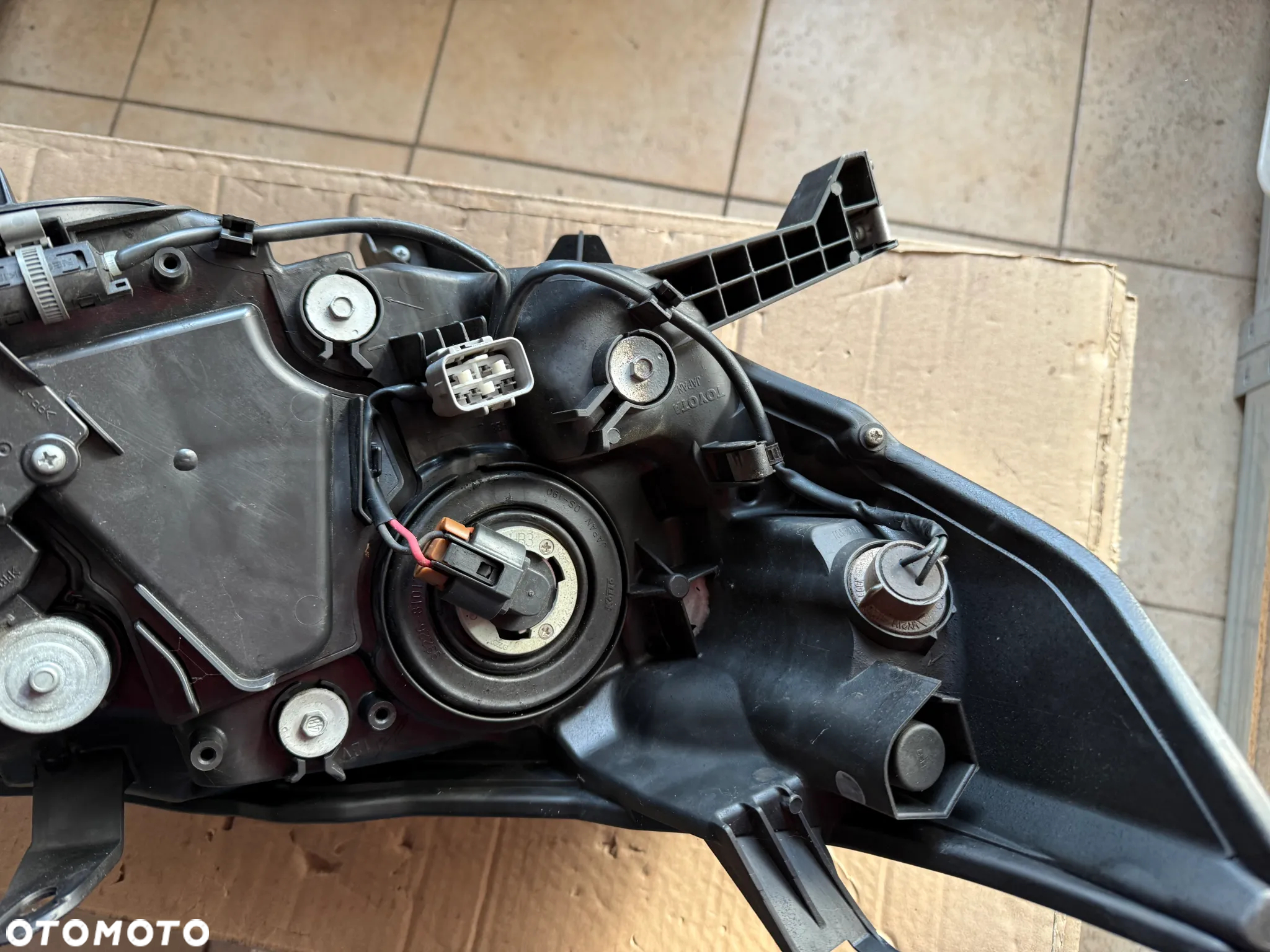 Reflektor / lampa przód przednia lewa Toyota Land Cruiser 150 PRADO LIFT - oryginalna - 4