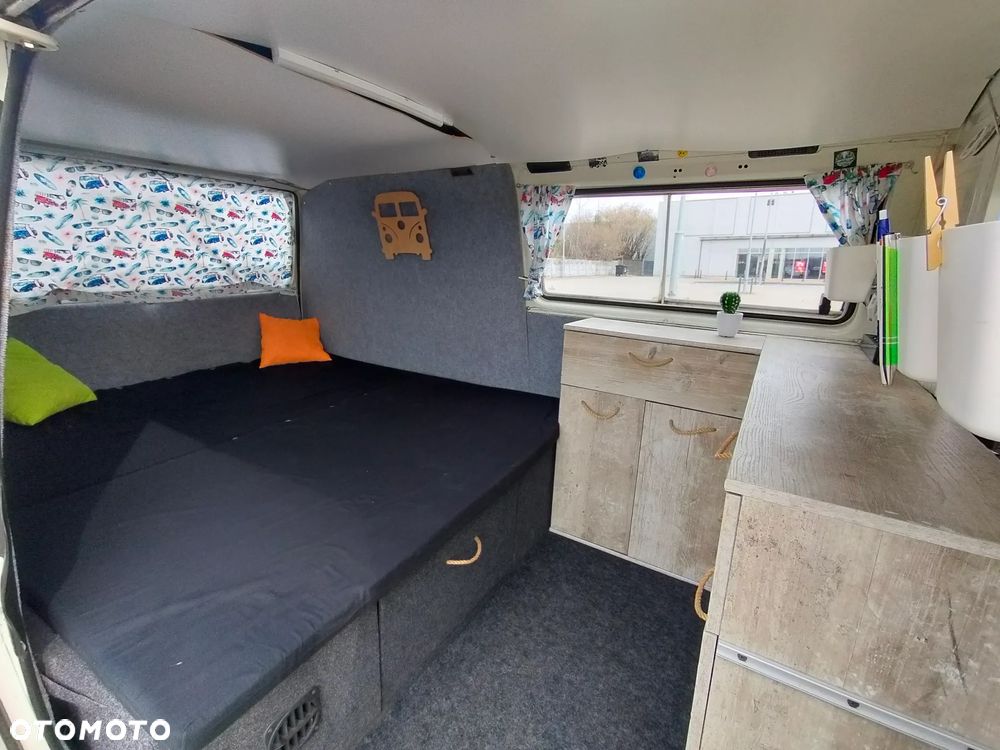 Volkswagen Transporter - 7