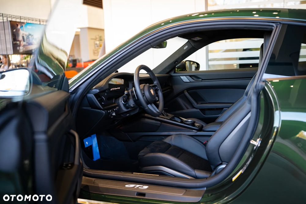 Porsche 911 GT3 Touring PDK - 15