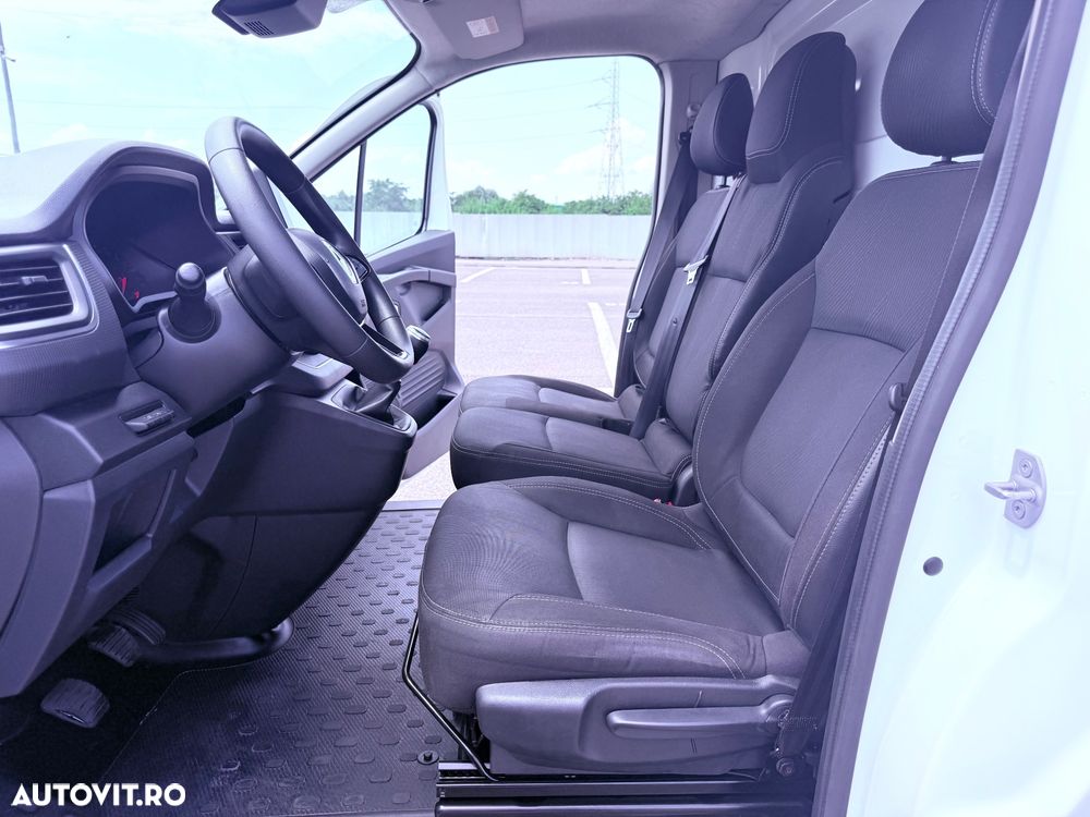 Renault Trafic 2.0 Blue dCi 130 Furgon Cabina Dubla L2H1 - 22