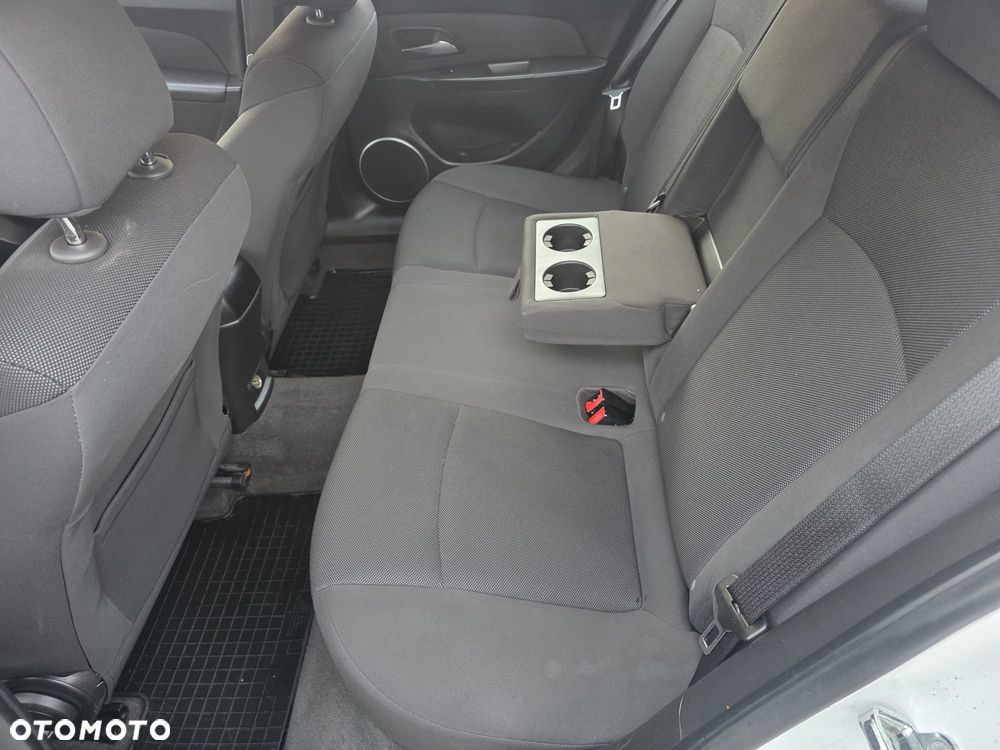 Chevrolet Cruze 1.6 LT+ - 23