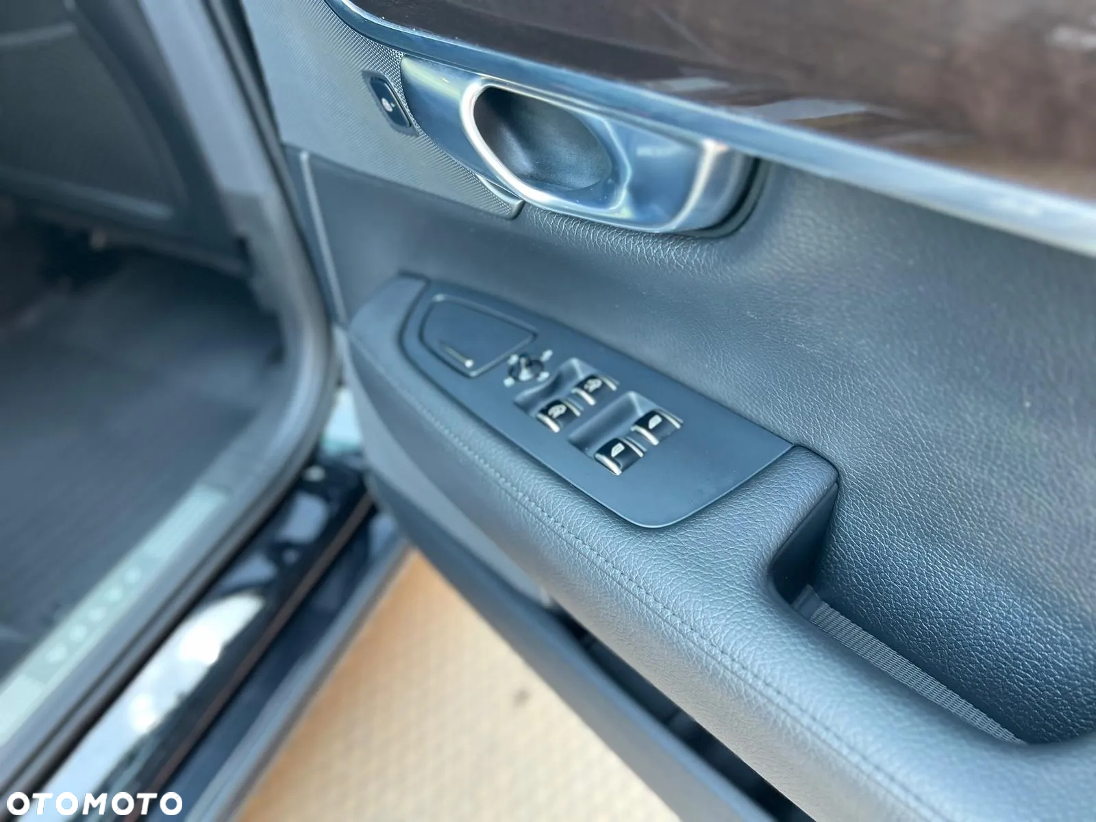 Volvo S90 T5 Momentum - 24