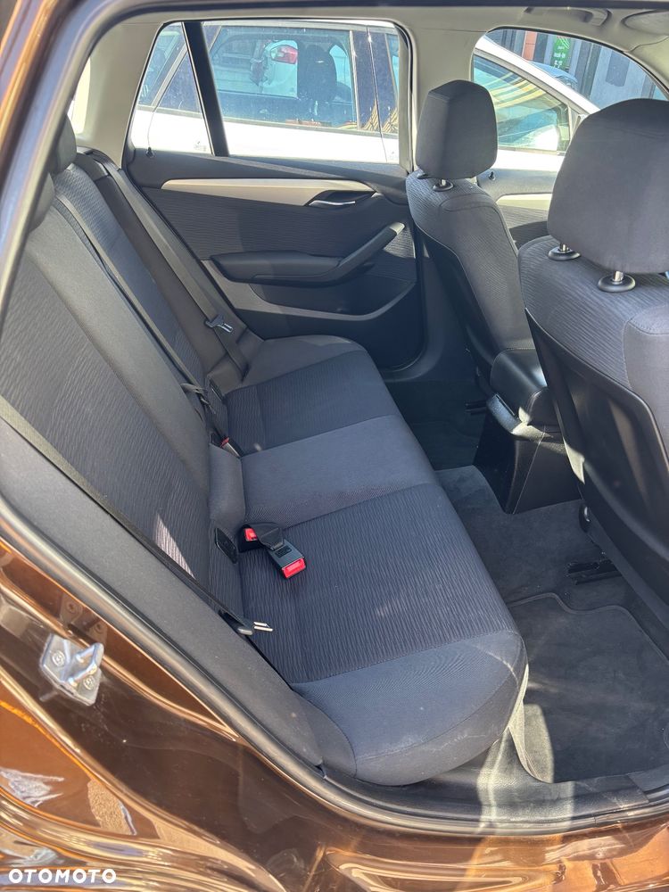 BMW X1 sDrive18i - 12