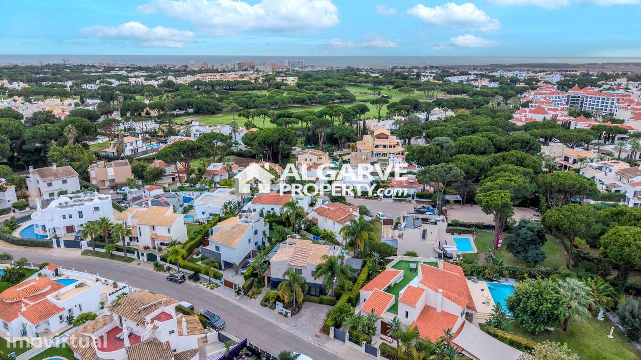 Moradia T4 Renovada com Piscina a 20 Minutos da Marina de Vilamoura - Grande imagem: 5/60