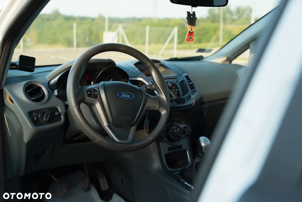 Ford Fiesta 1.4 TDCi Ambiente - 14
