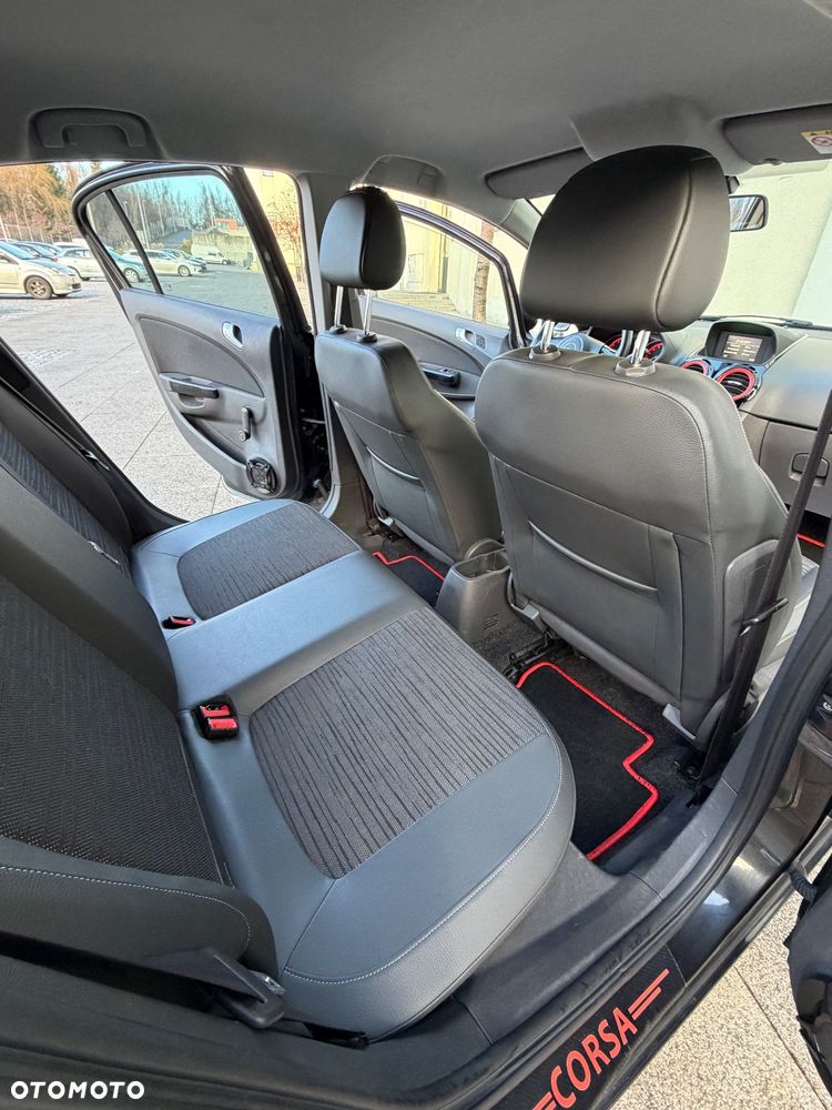Opel Corsa 1.2 16V Cosmo - 17