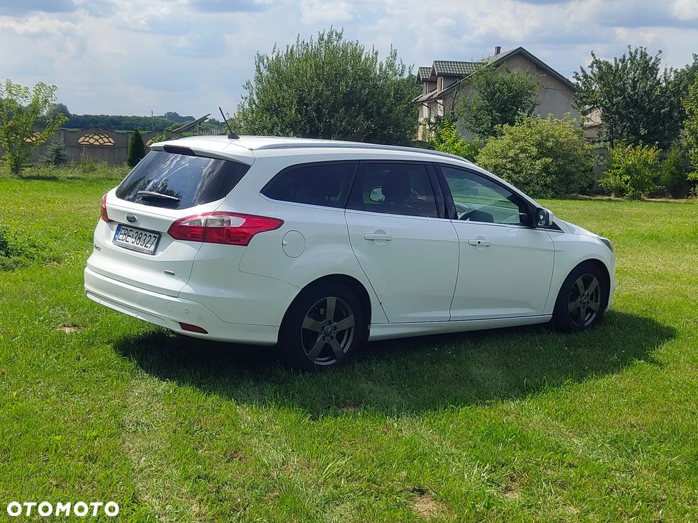 Ford Focus Turnier 1.6 TDCi ECOnetic 88g Start-Stopp-Sy Titanium - 5