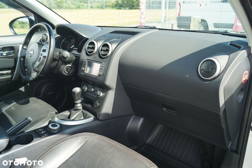 Nissan Qashqai+2 - 21