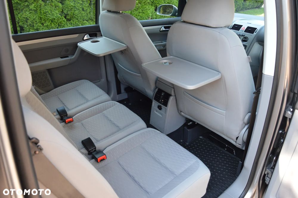 Volkswagen Touran - 37