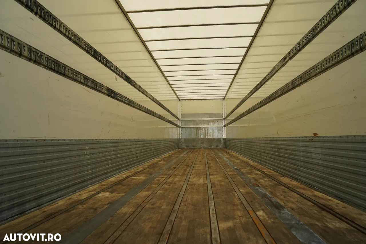 Fruehauf CONTAINER / KOFFER / 2 AXE / SAF / PODEA FOARTE REZISTENTĂ: ȘINĂ - 15