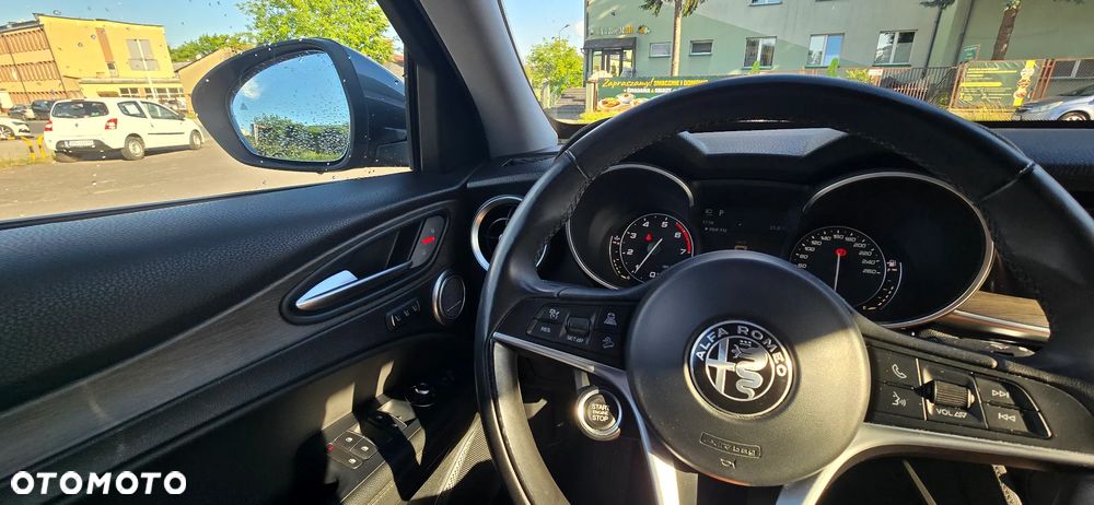 Alfa Romeo Stelvio 2.0 Turbo TI Q4 - 9