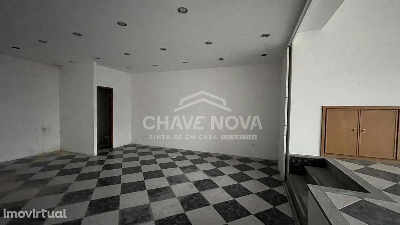 Loja com Elevado Potencial Comercial em Fiães - Grande imagem: 4/7