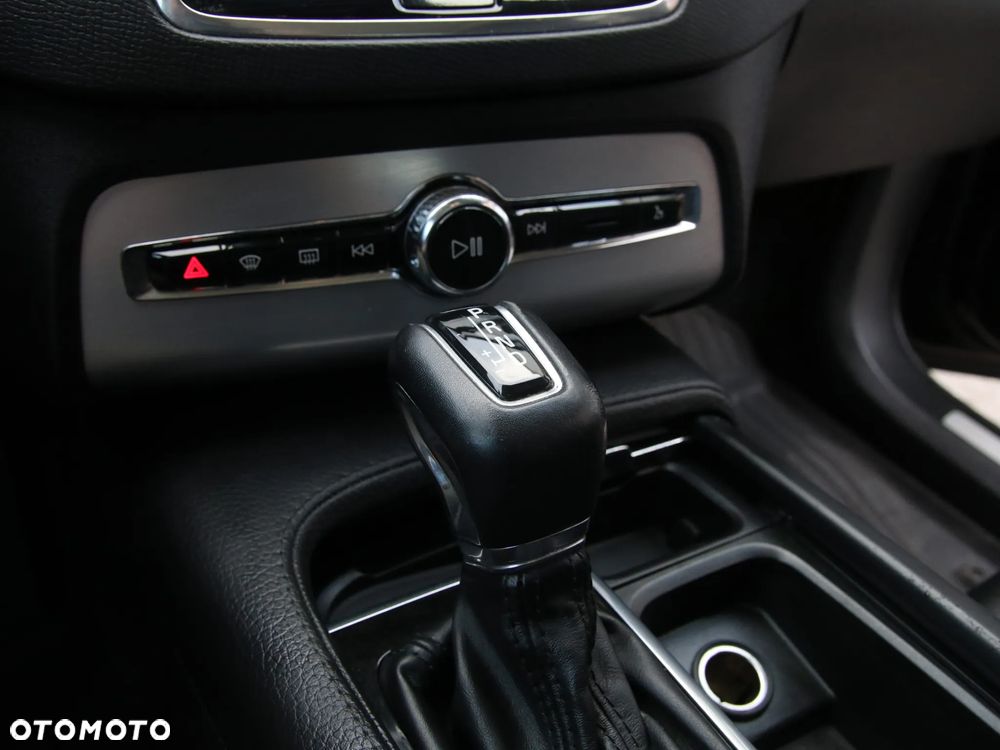 Volvo XC 90 T5 AWD Momentum - 26
