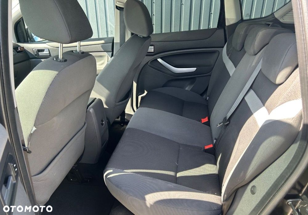 Ford Kuga - 11