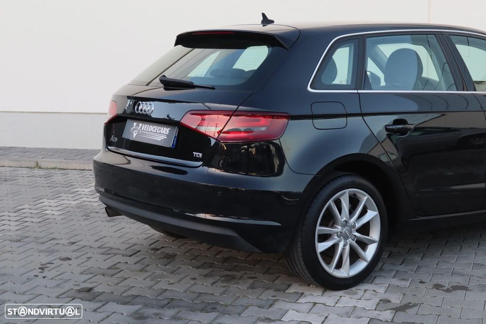 Audi A3 Sportback 1.6 TDI Advance S tronic - 19