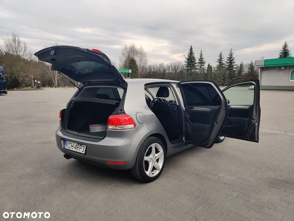 Volkswagen Golf 2.0 TDI DPF Comfortline - 14