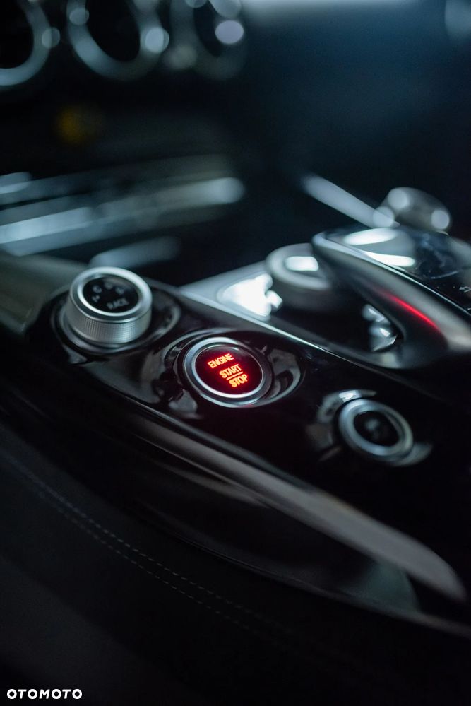 Mercedes-Benz AMG GT R - 23