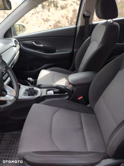 Hyundai i30 1.4 Classic + - 12