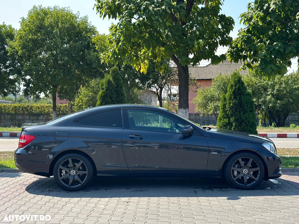 Mercedes-Benz C 220 CDI DPF Coupe (BlueEFFICIENCY) 7G-TRONIC - 10
