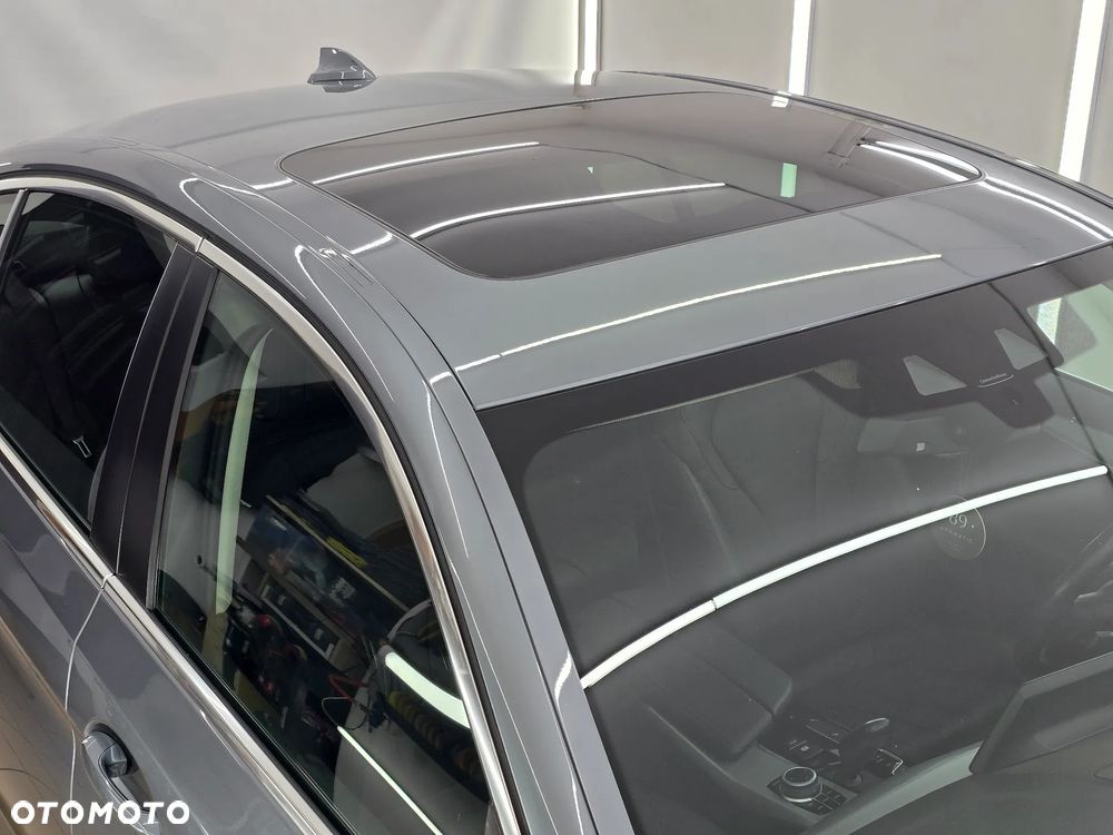 BMW Seria 5 520d xDrive MHEV - 31