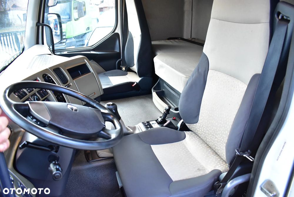 Renault Kerax 460 DXI Wywrotka 3-Str. 8x4 / Euro 5/ Manual/ Bordmatic/ Lander/Premium/ Sprowadzony z Austrii ! - 31