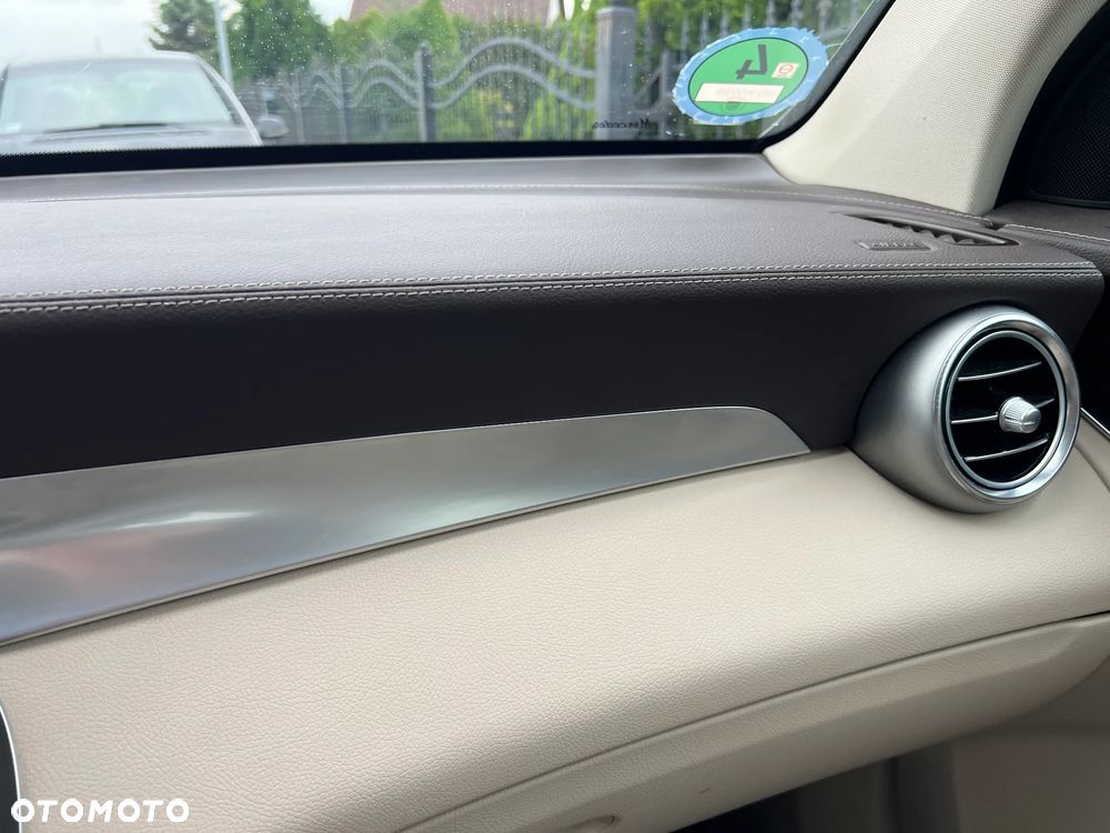 Mercedes-Benz GLC 200 4Matic 9G-TRONIC Exclusive - 21