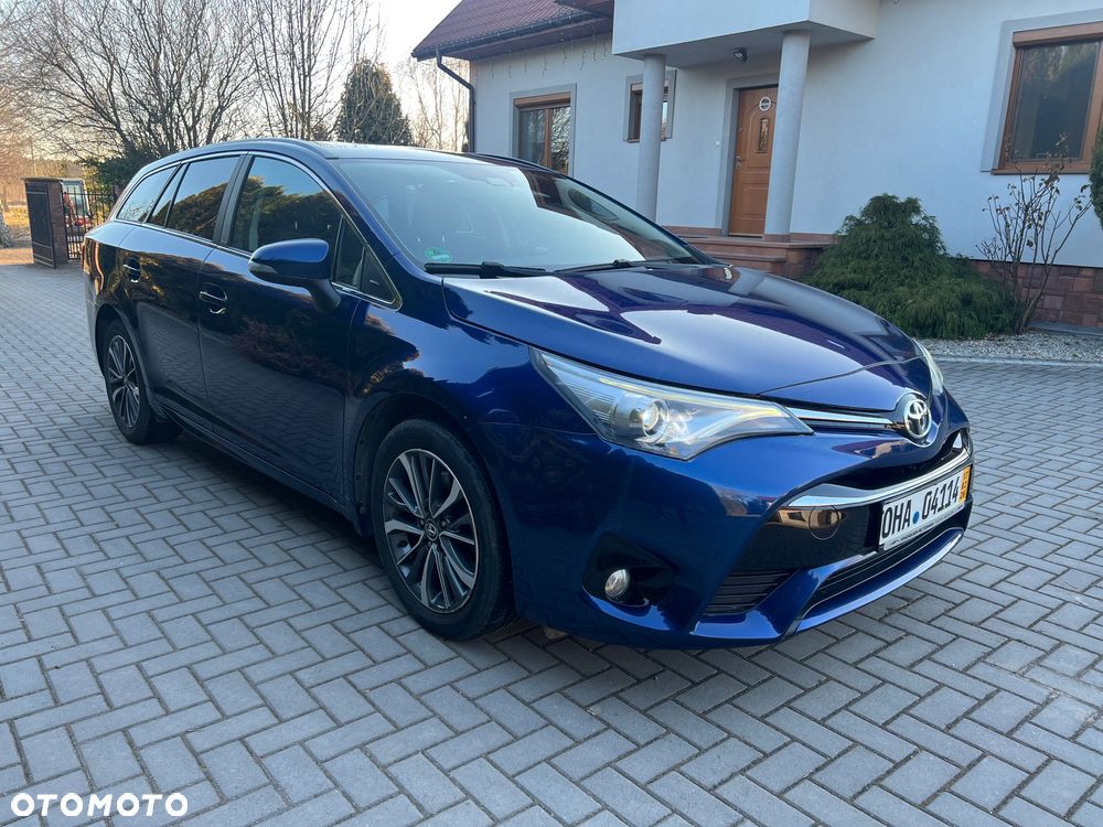 Toyota Avensis 2.0 D-4D Selection - 2