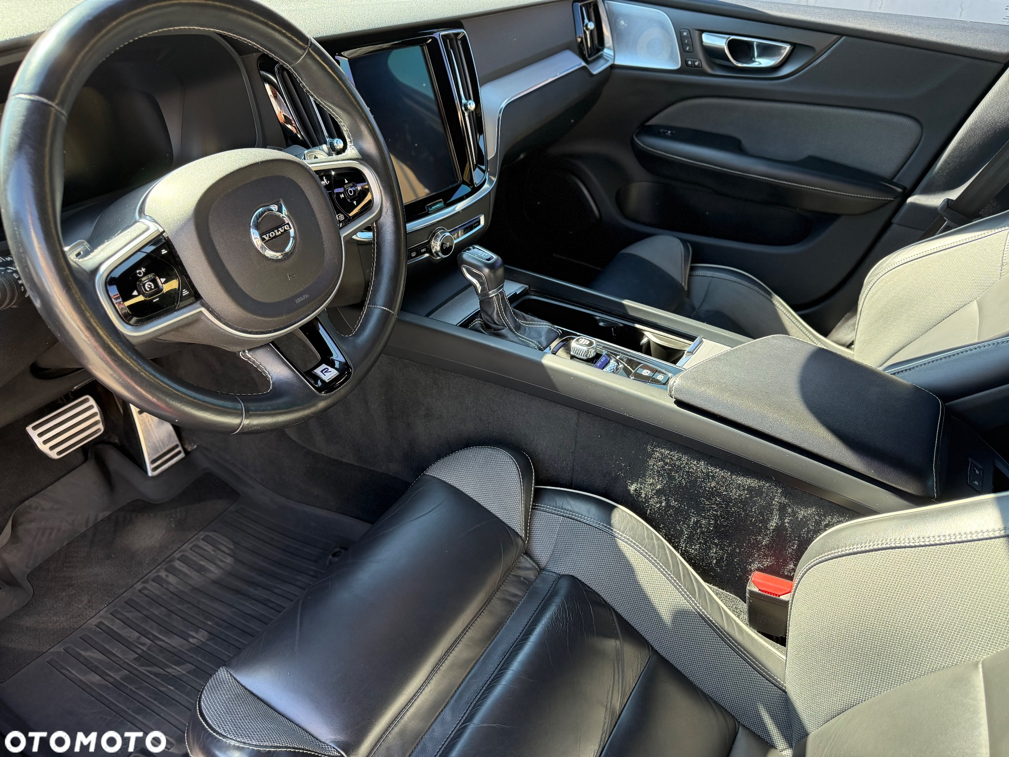 Volvo S60 T6 AWD R-Design - 9