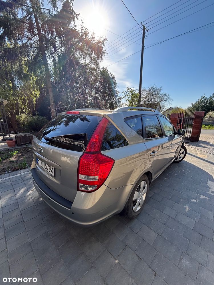 Kia Ceed 1.6 Crdi M - 6