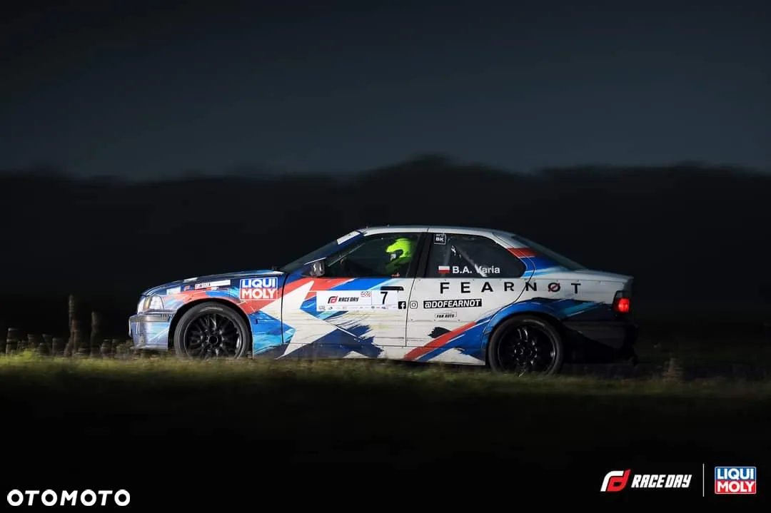 BMW Seria 3 320i - 13