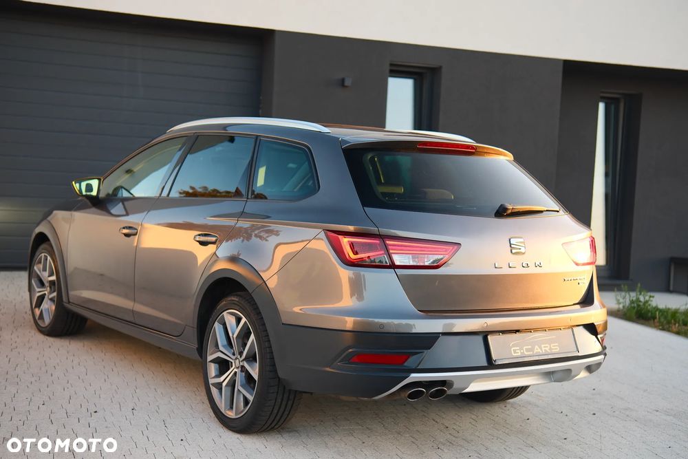 Seat Leon 2.0 TDI DPF Start&Stop DSG XCELLENCE - 11
