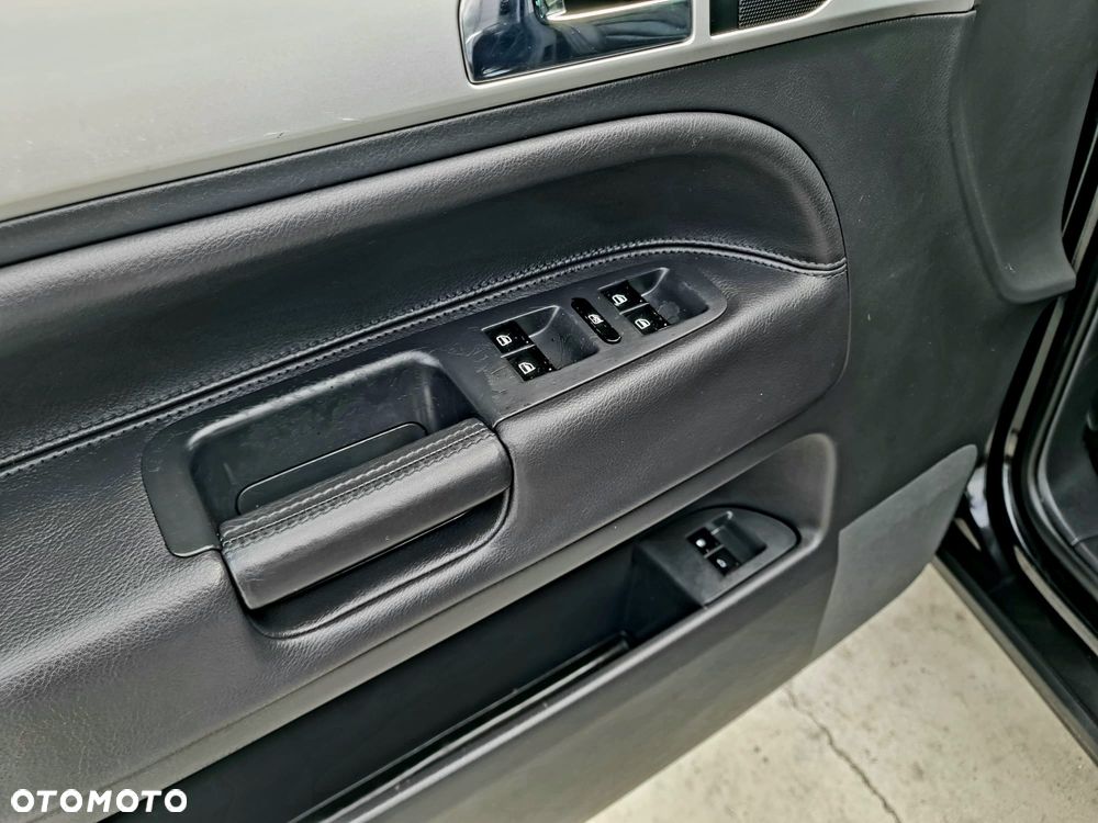 Volkswagen Touareg 3.2 V6 Automatik Individual - 34