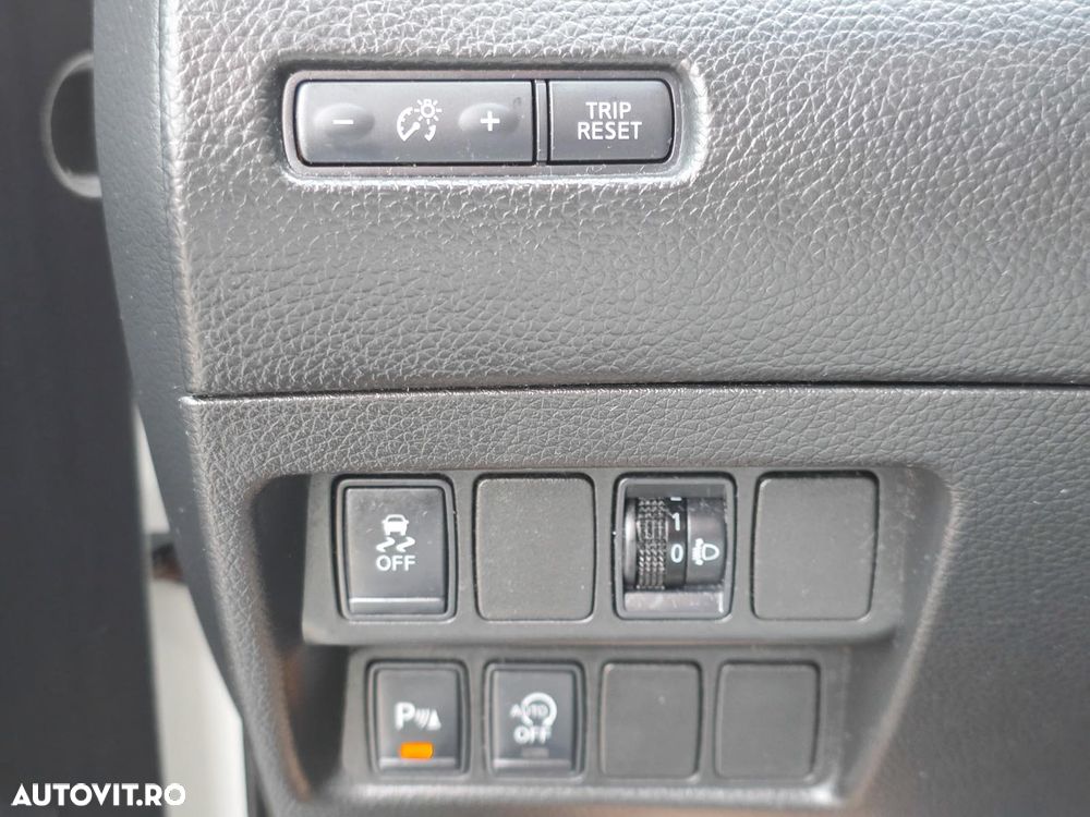 Nissan Qashqai 1.5 DCI N-Connecta - 16