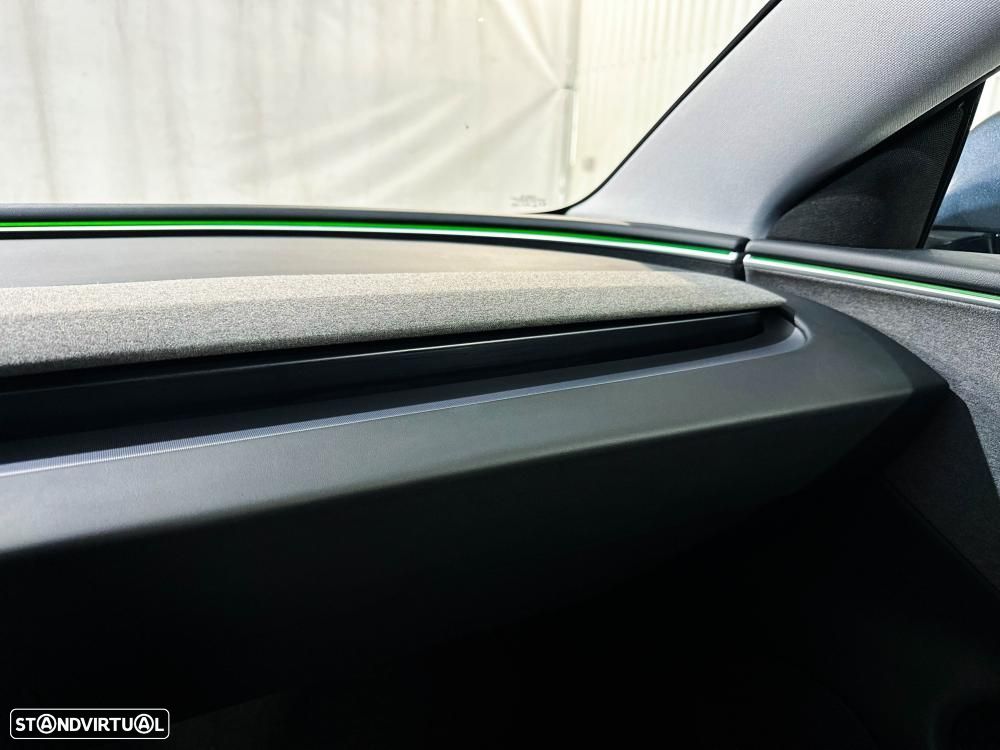 Tesla Model 3 Standard Range Plus RWD - 32
