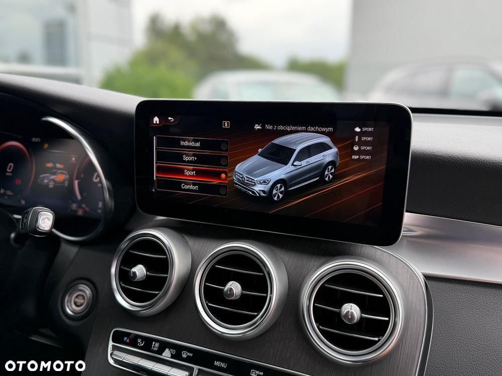 Mercedes-Benz GLC 220 d 4Matic 9G-TRONIC AMG Line Plus - 18