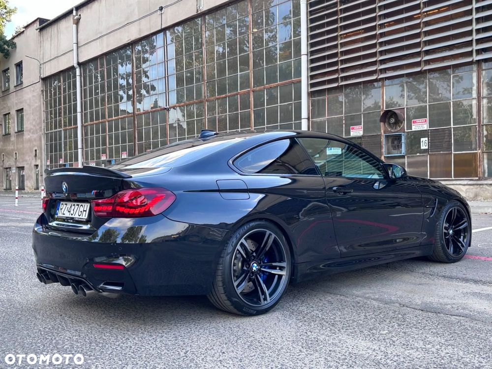 BMW M4 Coupe DKG - 17