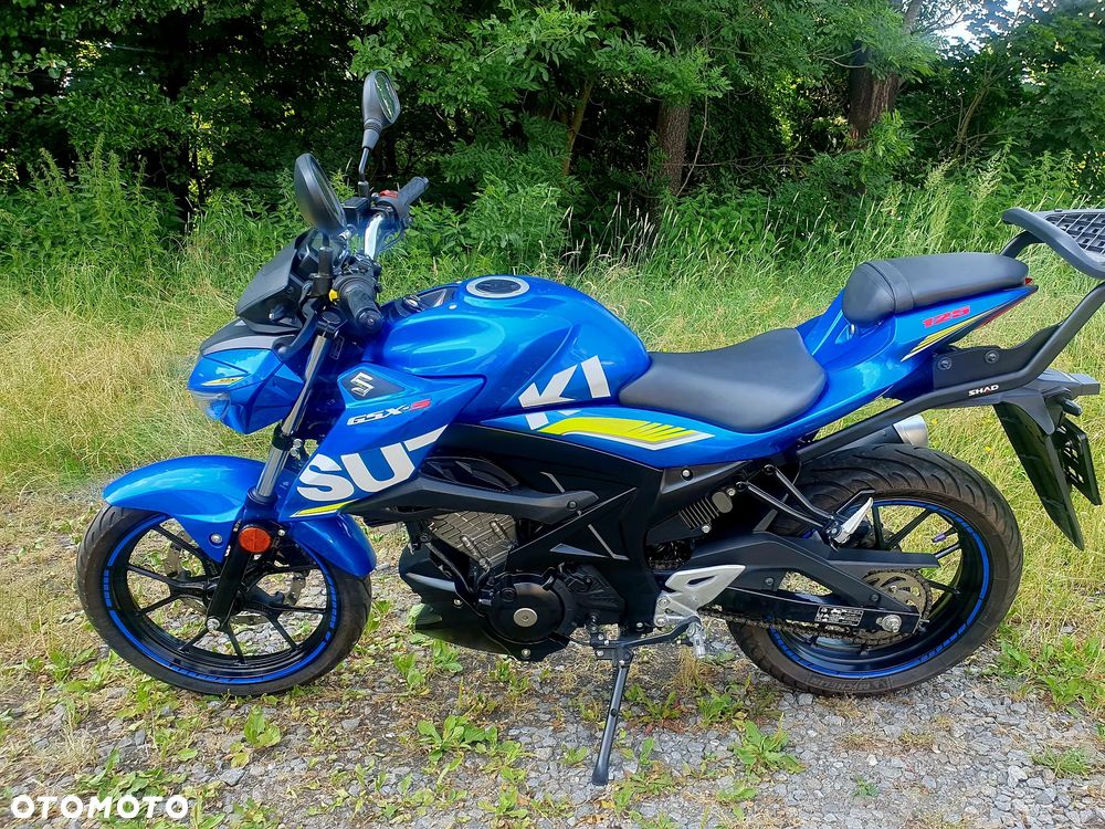Suzuki GSX - 26