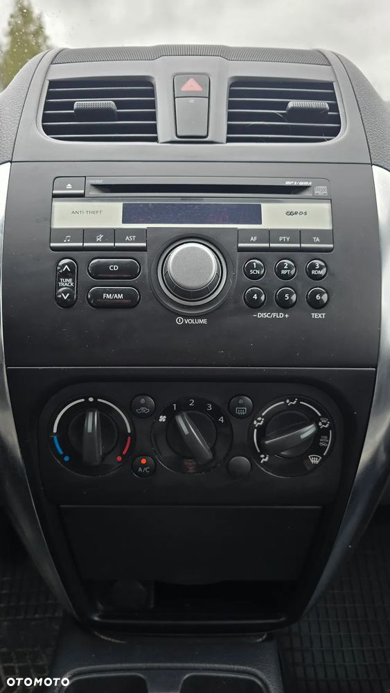 Suzuki SX4 1.6 Comfort - 25