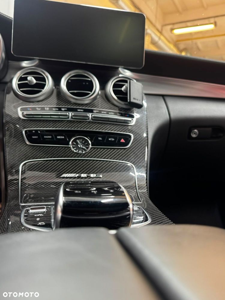 Mercedes-Benz Klasa C AMG 63 S - 16