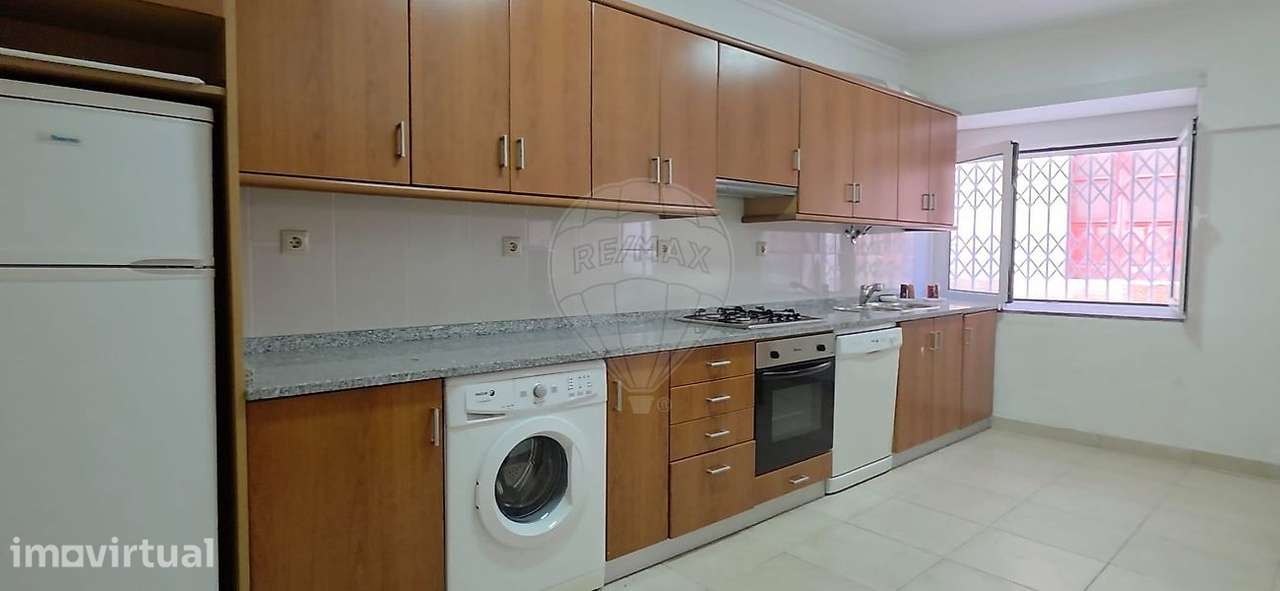 Moradia T2 para venda - Grande imagem: 2/17
