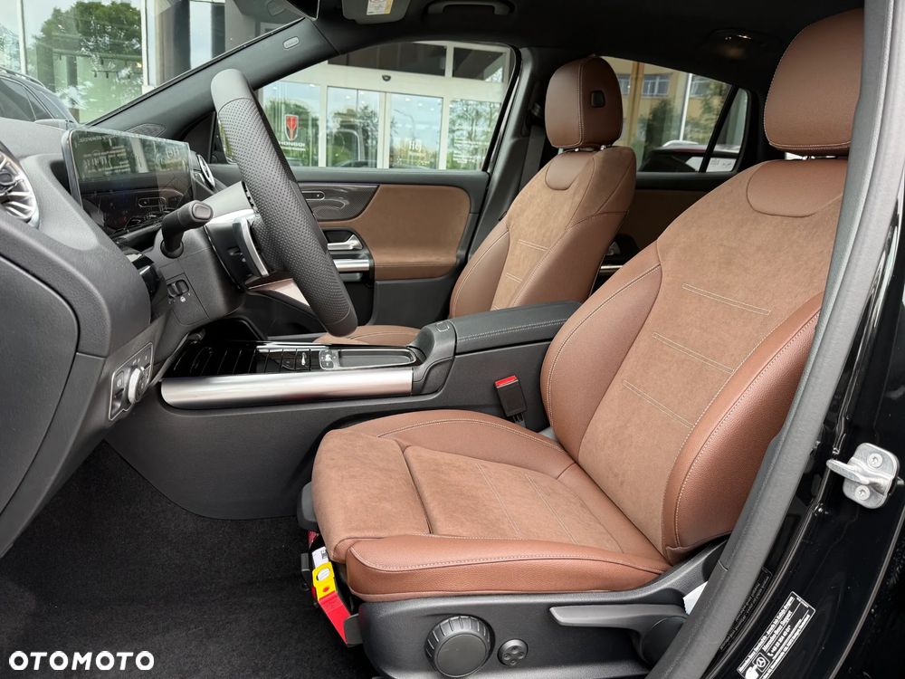 Mercedes-Benz GLA 220 mHEV 4-Matic AMG Line 8G-DCT - 13