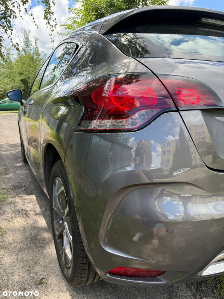 Citroën DS4 e-HDi 115 SoChic - 8