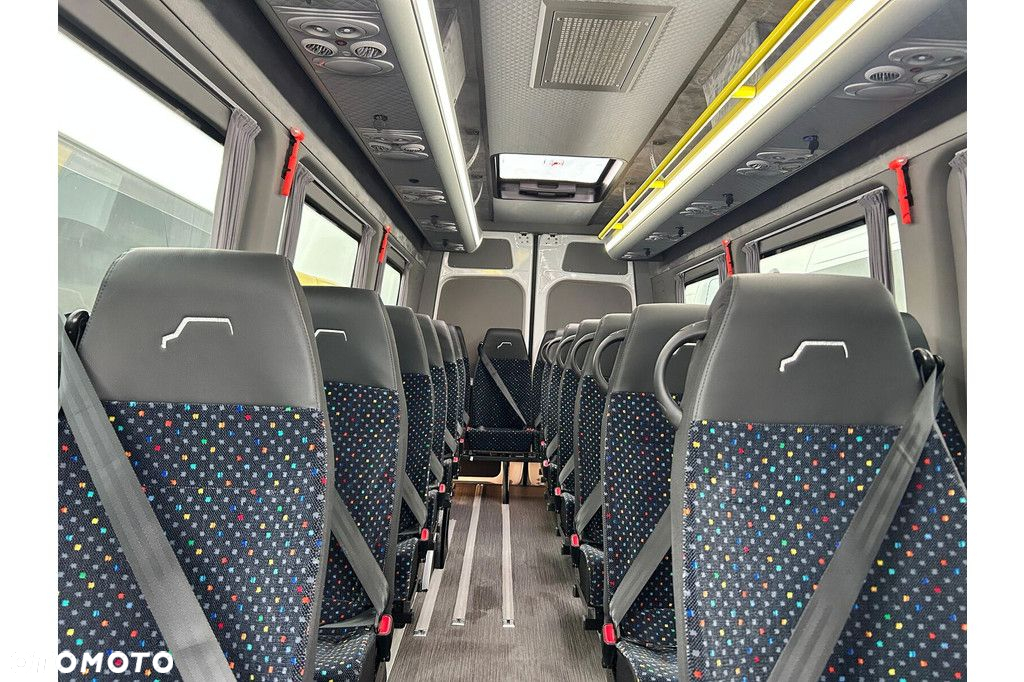 Mercedes-Benz Sprinter 517 - 16