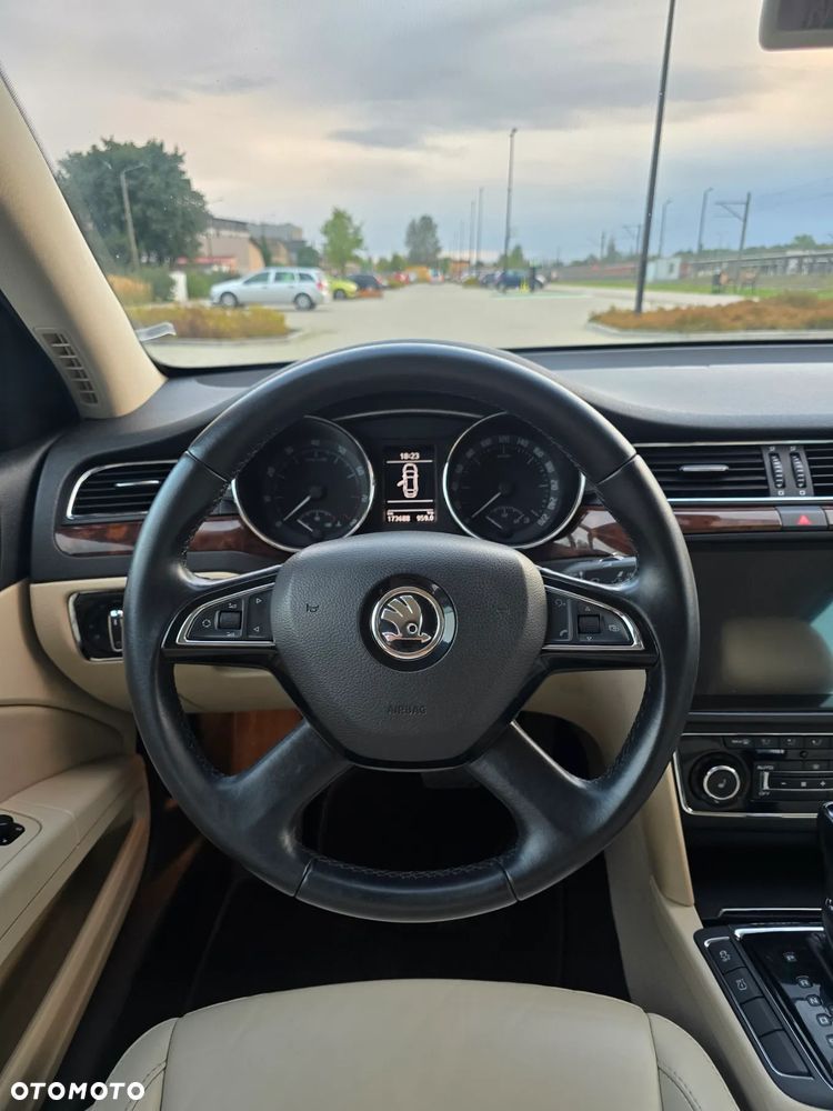 Skoda Superb 1.8 TSI Elegance DSG - 17